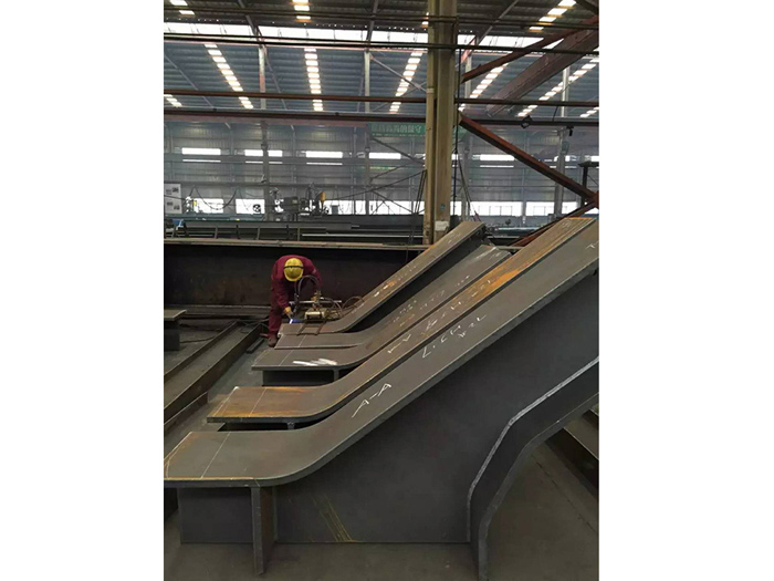 H型鋼梁、格構(gòu)柱