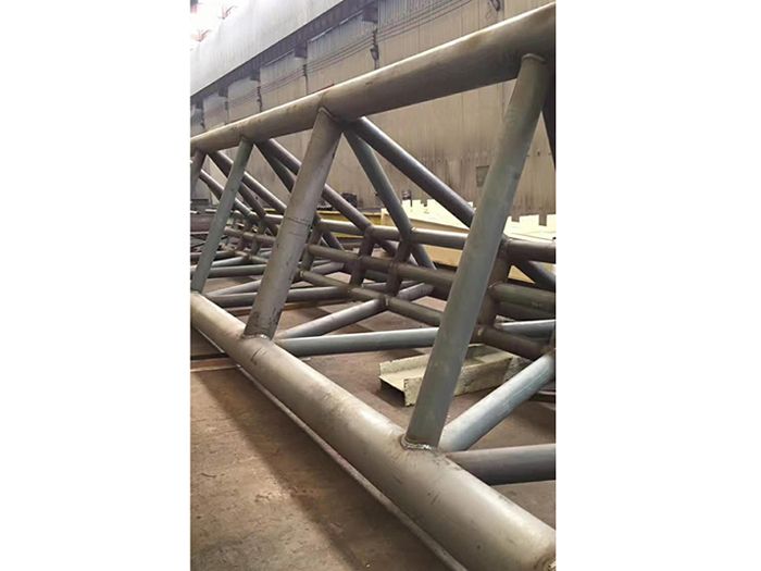 H型鋼梁、格構柱